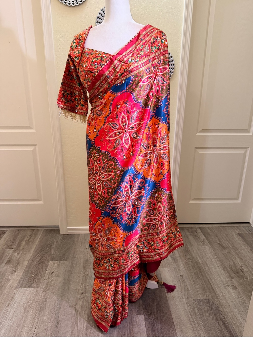 Saree - Picture 2 of 10
